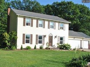 10645 Longview Trl, Chagrin Falls, OH 44023