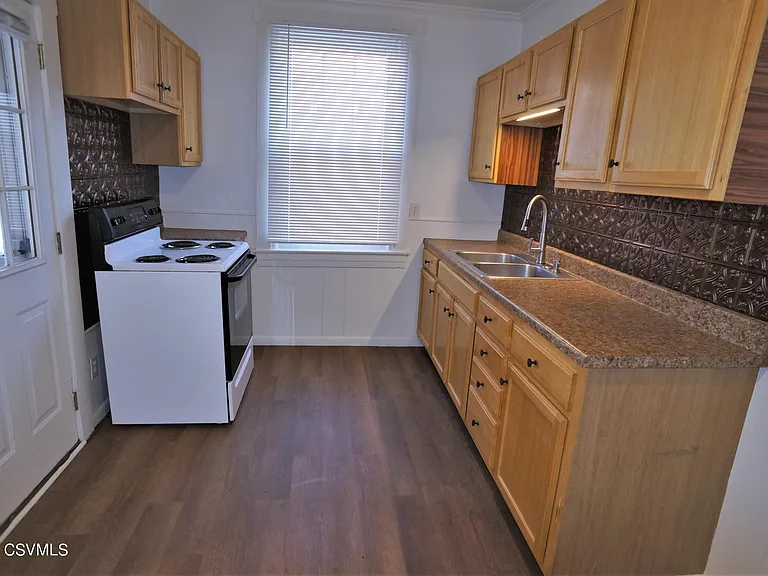 100 N 3rd St #1 — Photo 8