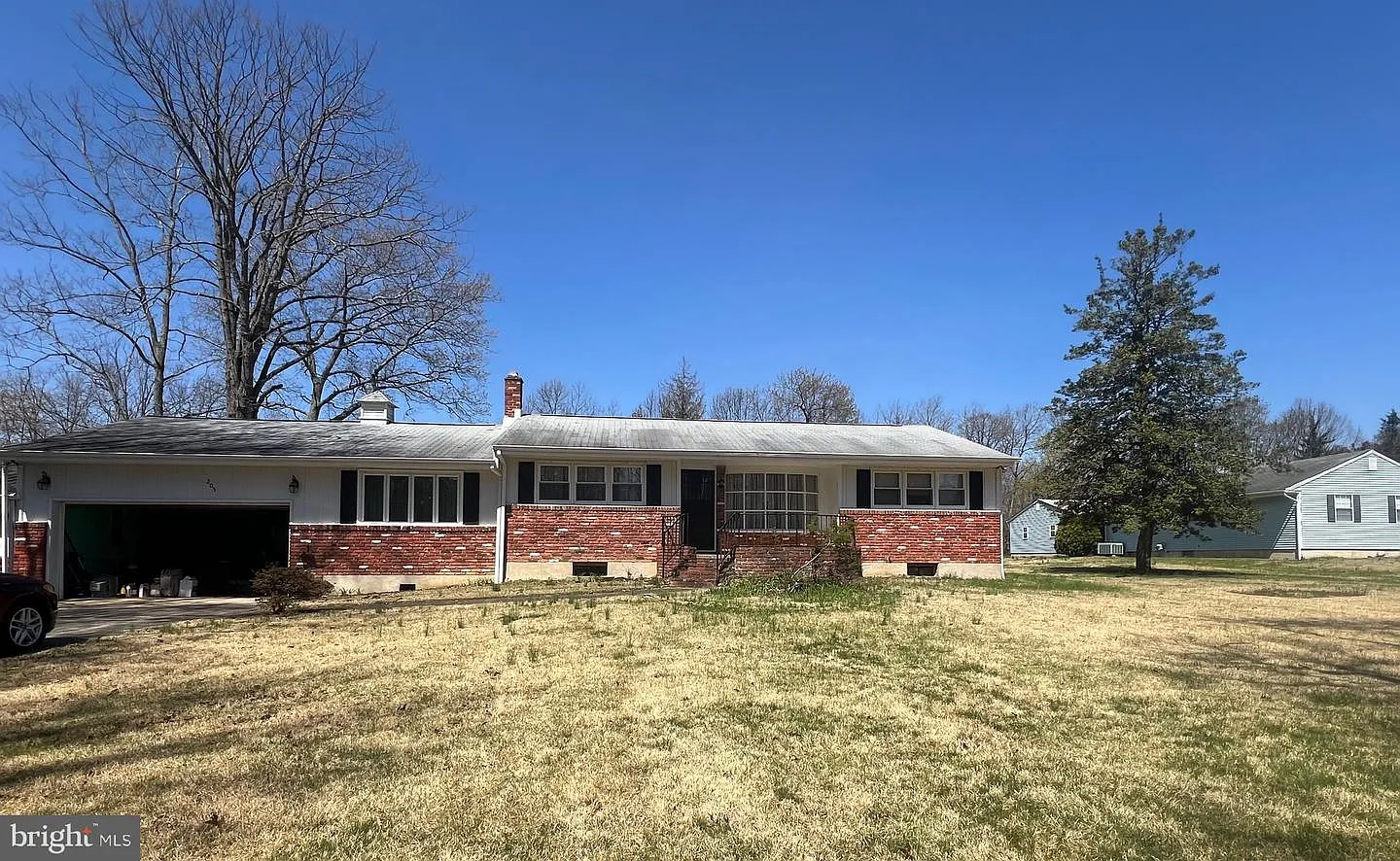 205 Hendricks Ave photo 1