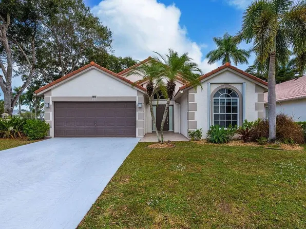 1975 Oak Berry Circle, Wellington, FL 33414