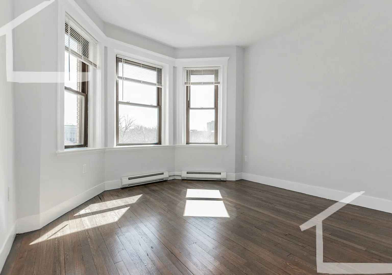 Fenway 2-Bed, 1-Bath with Laundry in Unit! — Photo 4