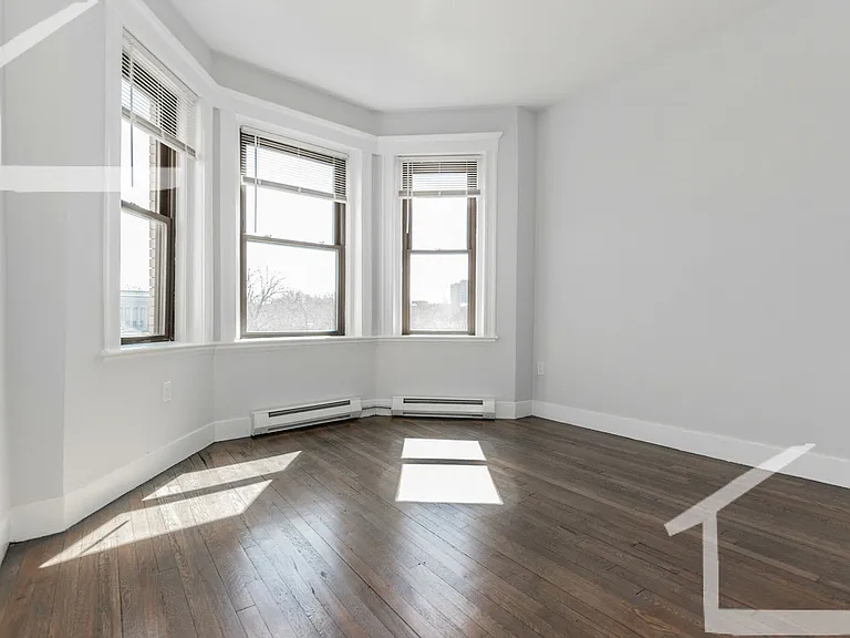 83 Park Dr #17 — Photo 1