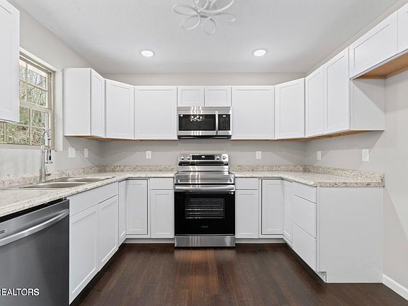 5th image of 264 Wilberforce Ave