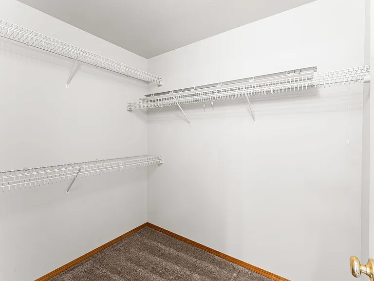 1560 SW Reindeer Ave — Photo 9