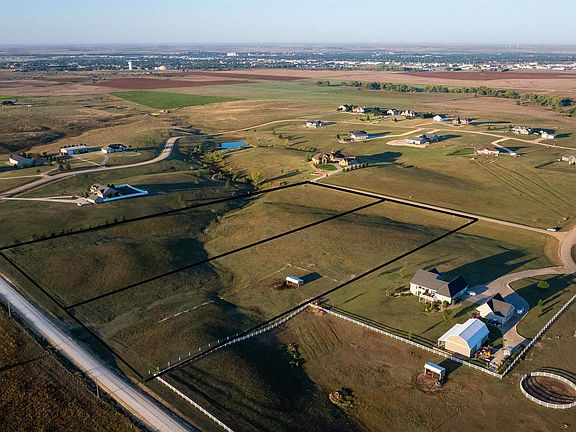 3rd image of 1566 Ridge Rd