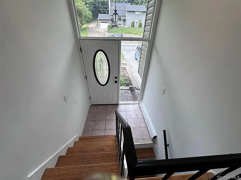 171 Roosevelt Rd — Photo 24