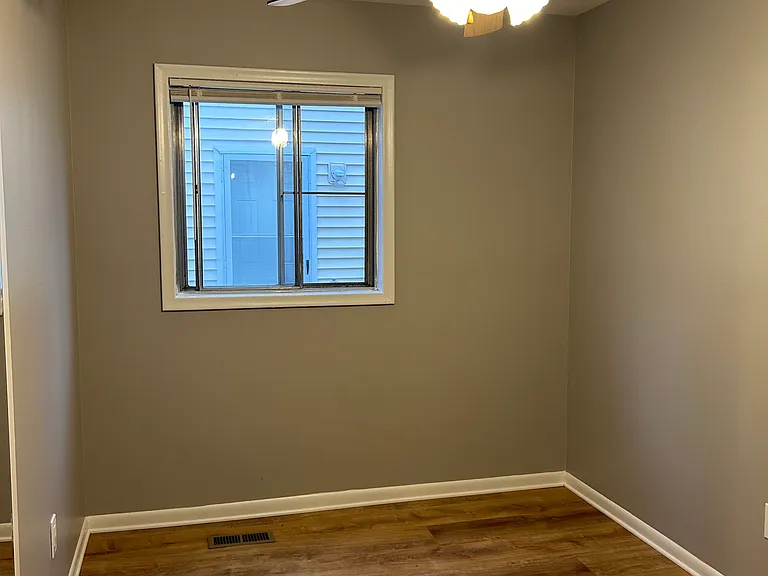 1762 E Madge Ave — Photo 4