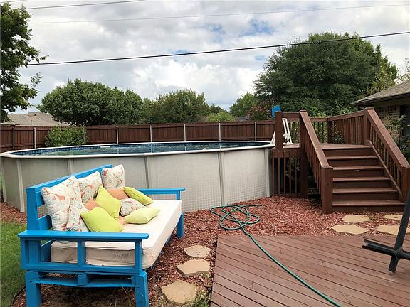 5th image of 300 Valentine Ln