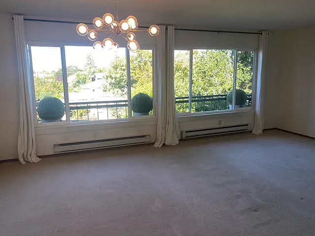 1407 Oak Grove Ave — Photo 3
