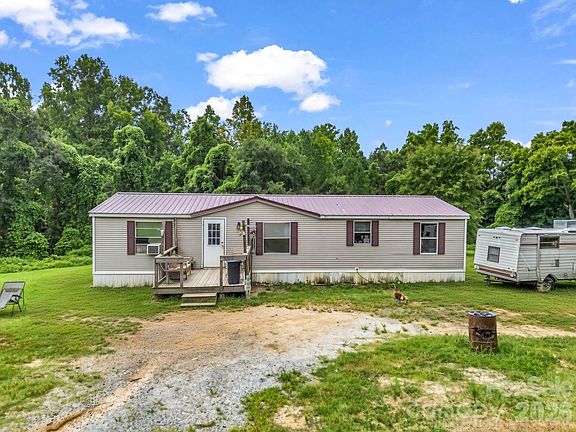 3rd image of 588 Hog Pen Branch Rd