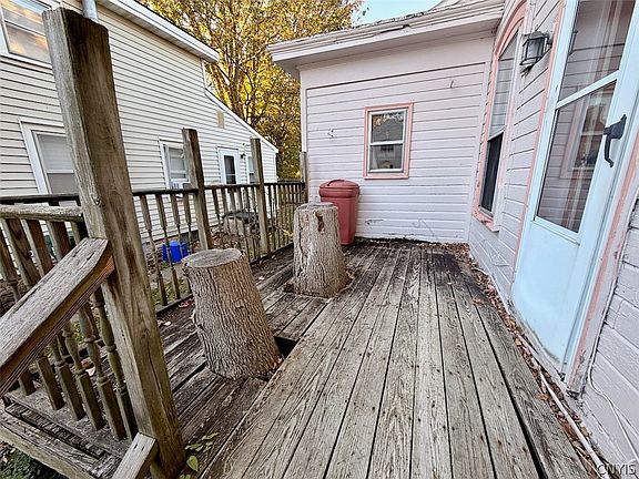 5th image of 37 Lawrence St