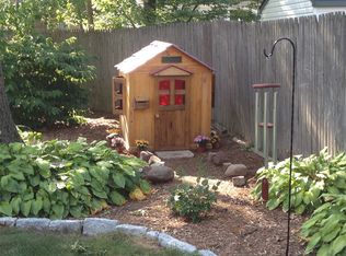 31 Mohegan Dr, West Hartford, CT 06117