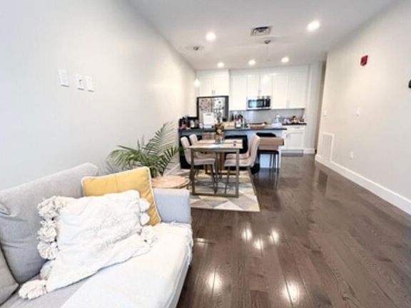 2nd image of 434 McGrath Hwy #341
