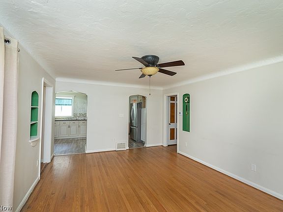 3rd image of 4322 Chanticleer Dr