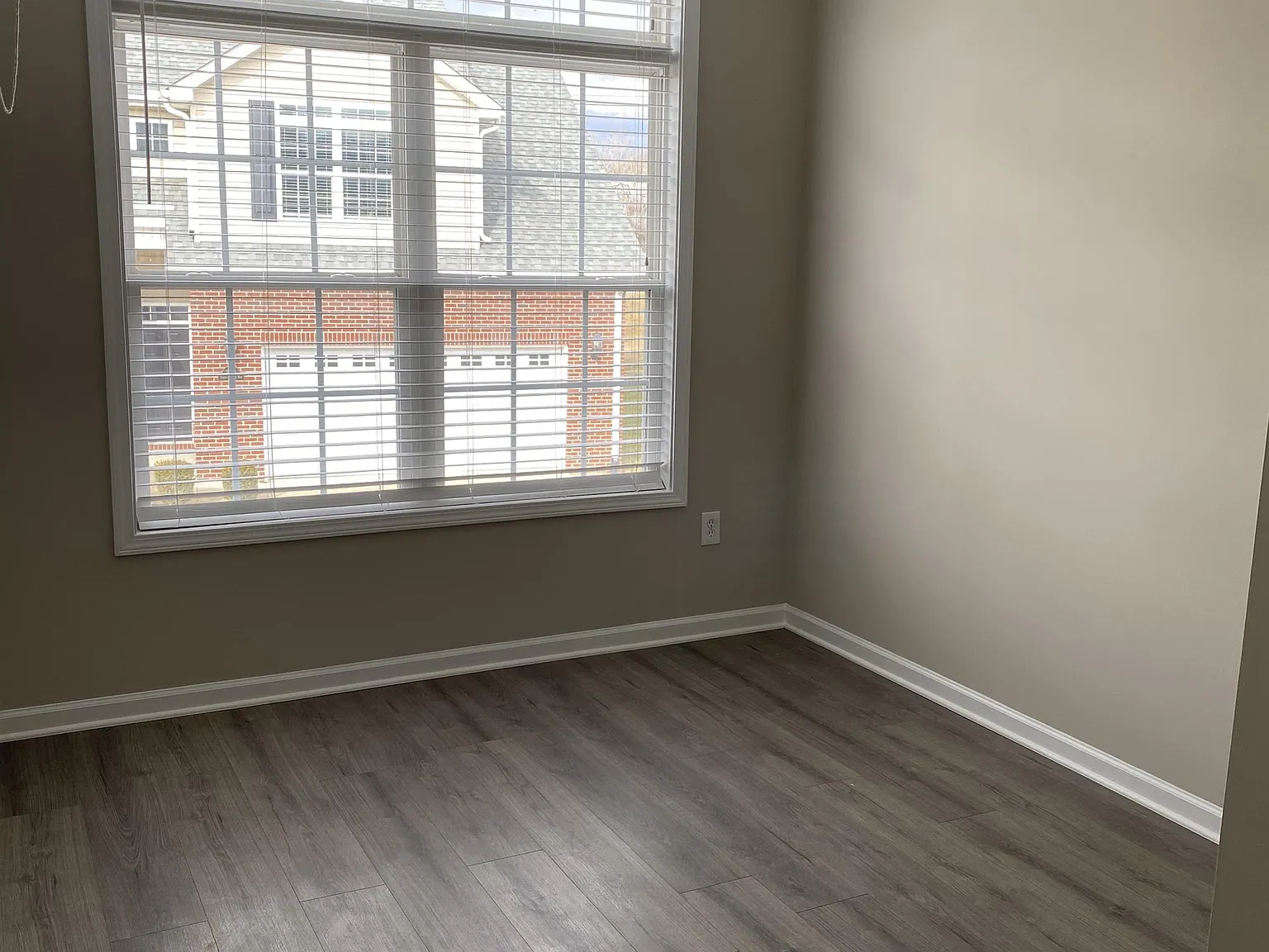 2 bed, 2.5 bath, 1355 sqft, $1,800 — Photo 2