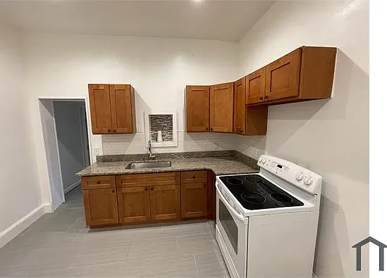 3 bed, 1200 sqft, $1,800 — Photo 4