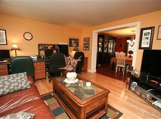 5 Cedar Ct, Mahopac, NY 10541