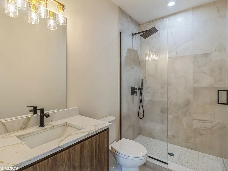 3043 W Irving Park Rd #305 — Photo 13