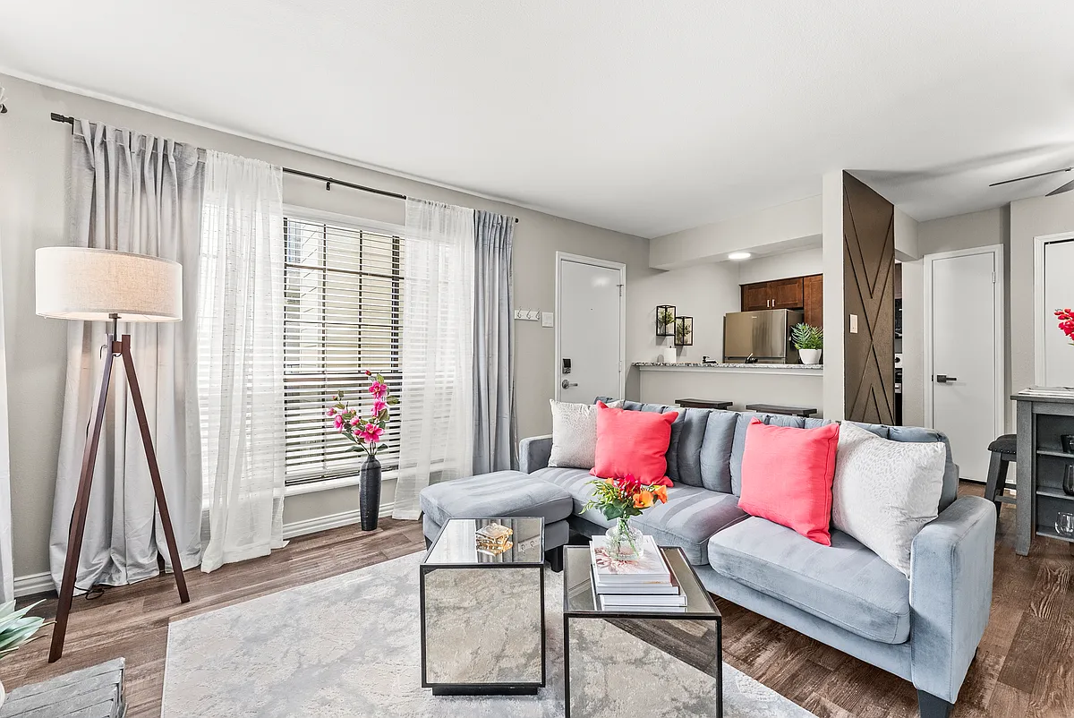 Cozy and bright. Comfy couch, professionally designed space - McCallum Blvd
