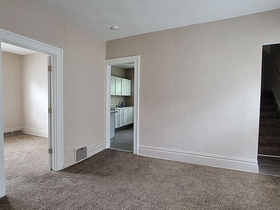 3rd image of 299 Lloyd St Unit 2