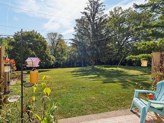 3rd image of 505 Liberty Dr #9-B