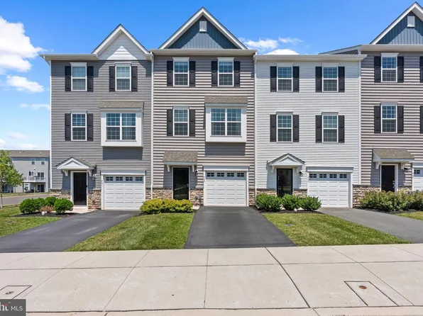 403 Ridgewood Dr, Royersford, PA 19468