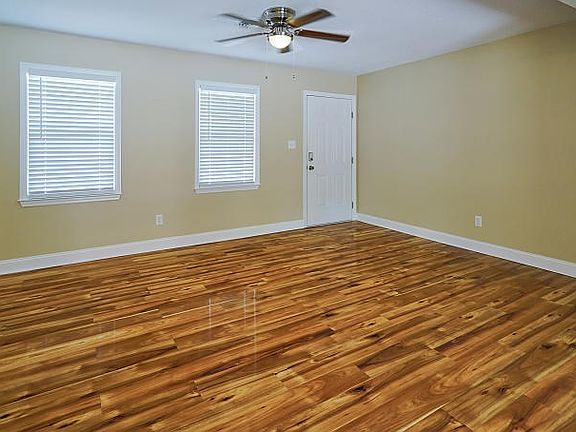4th image of 4129 Englewood Dr