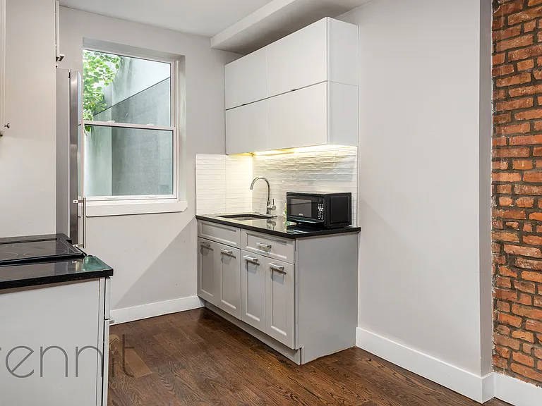 810 Saint Johns Pl #3 — Photo 7
