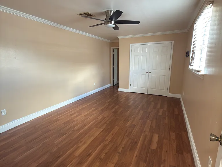 3324-26 S Delachaise St #3326 — Photo 8