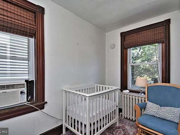 5th image of 421 Vanderslice St