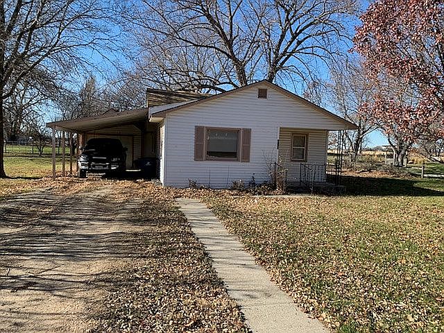 2nd image of 403 N 5th St