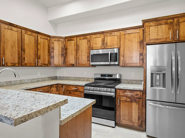 1601 Golden Gate Way — Photo 8