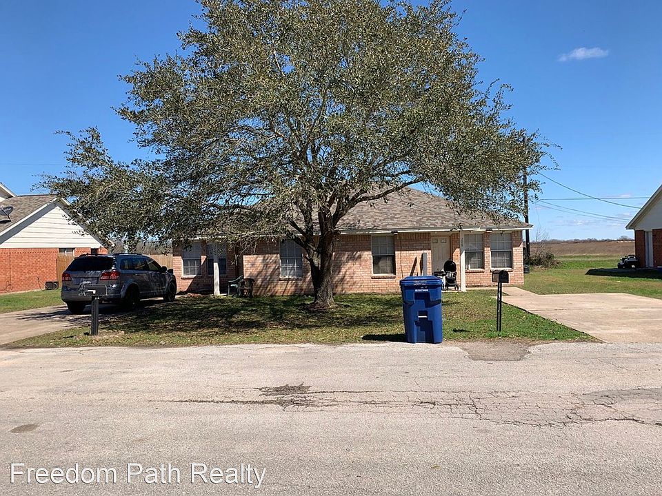 1st image of 208 Hunters Ln