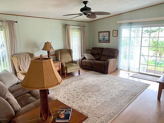 4th image of 319 Melissa Ln
