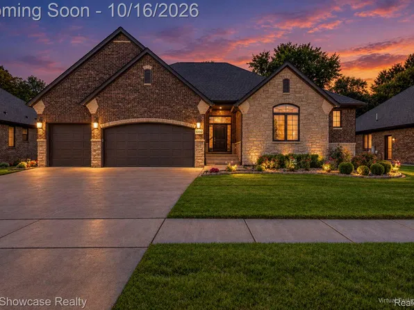 1060 Birkshire Rdg, Rochester Hills, MI 48307