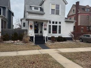211 W 10th St, Michigan City, IN