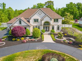 1006 Catherine Woods, Niskayuna, NY 12309