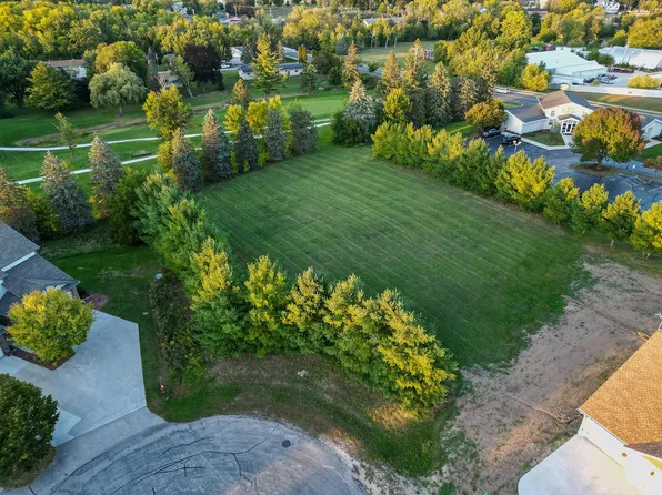 Pine Ridge Ct, Mishicot, WI 54228