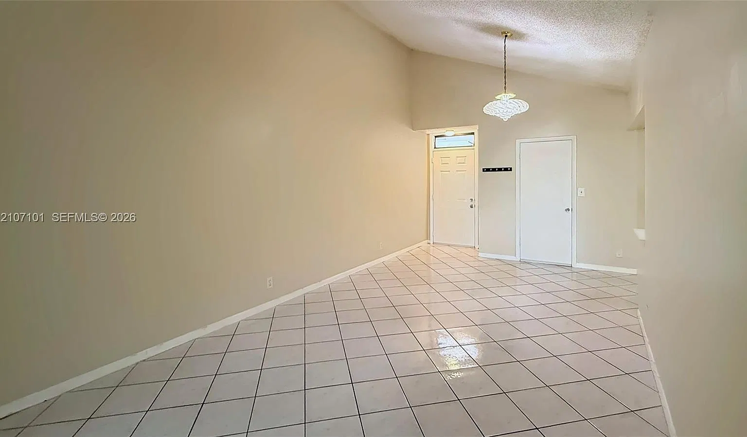Lake Pointe Condominium N — Photo 2