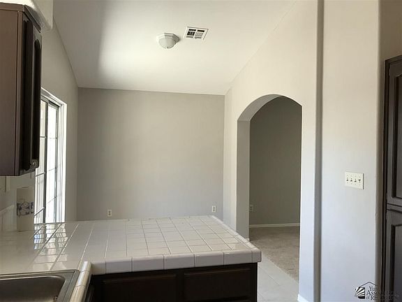 4th image of 1083 N Deconcini Ave