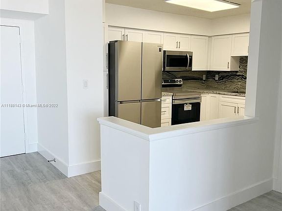 4th image of 3530 Mystic Pointe Dr APT Lph12
