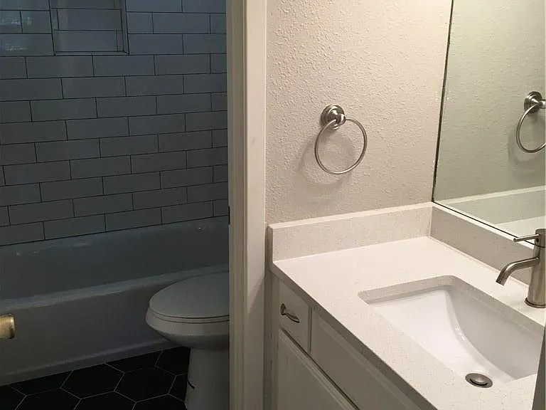 4908 Cana Cv #B — Photo 26