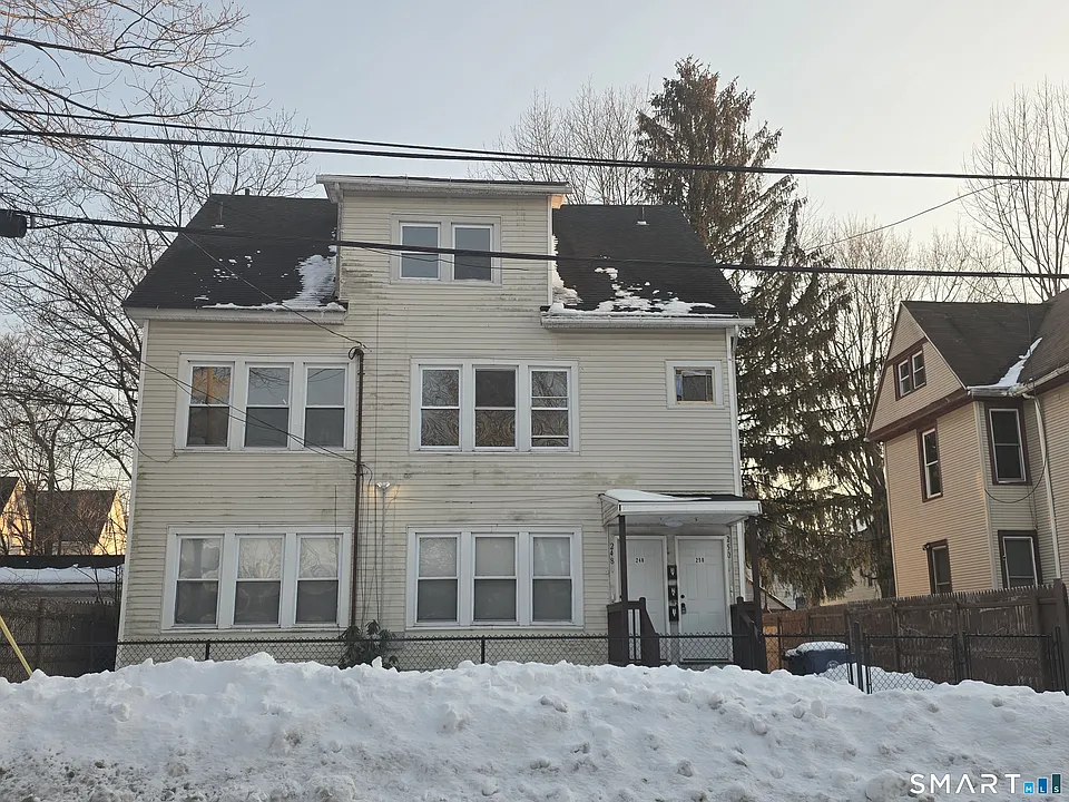 250 Bassett St #3