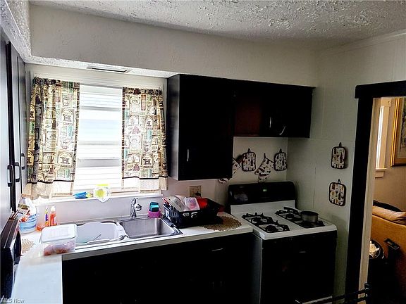 3rd image of 37 S Brockway Ave