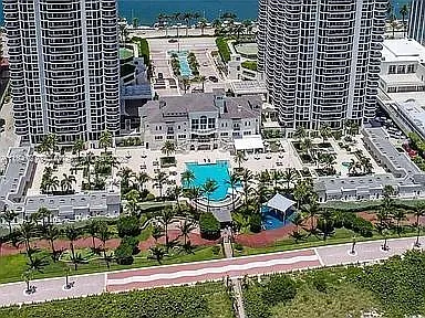 4775 Collins Ave #2105 — Photo 10
