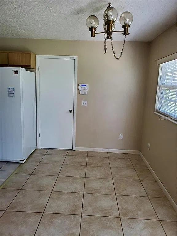 3 bed, 2.0 bath, 1129 sqft, $1,650 — Photo 3