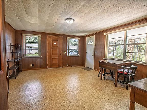 3rd image of 707 2nd Ave