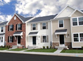 128 Pine Ln, Morgantown, WV 26508