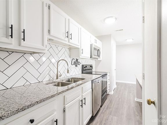 5th image of 6158 Meadow Rose Ln