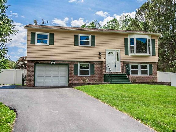 3rd image of 15 Cortland Blvd
